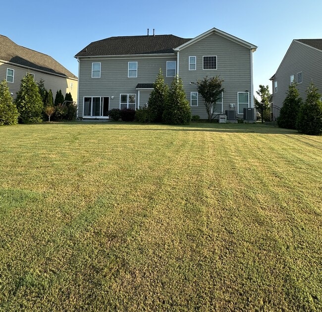 Building Photo - 2618 Snap Dragon Dr