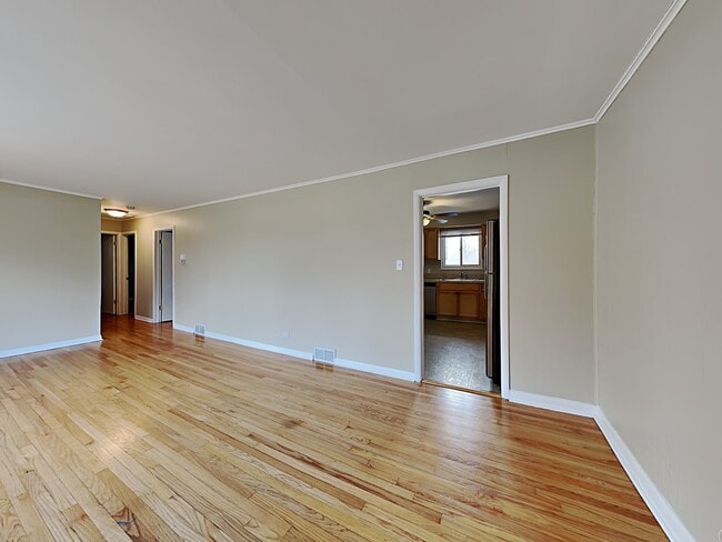Building Photo - 1651 Janet St
