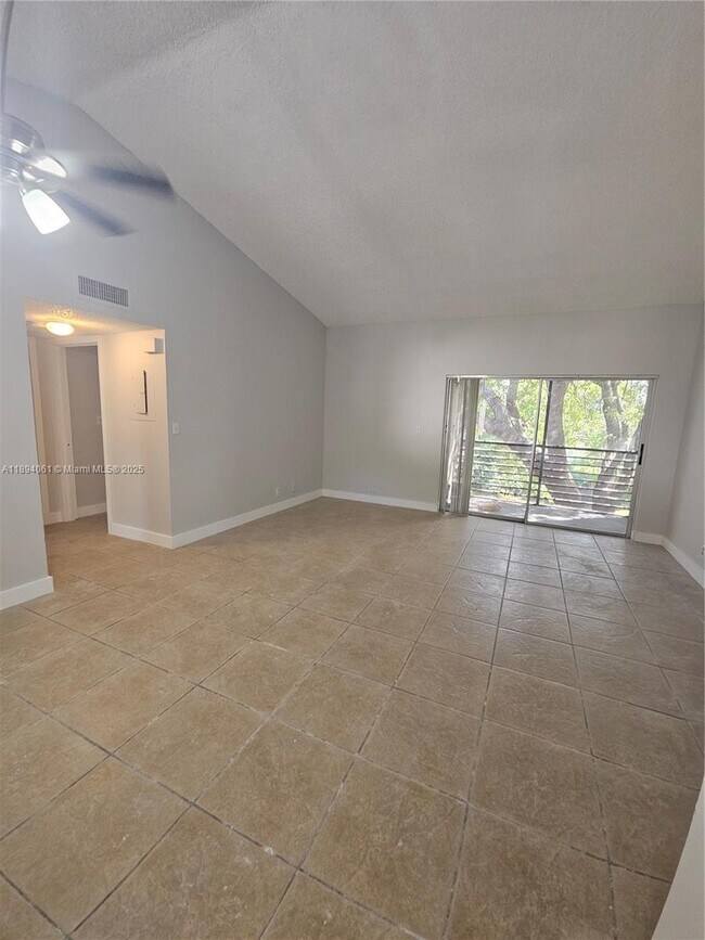 Building Photo - 713 Gardens Dr