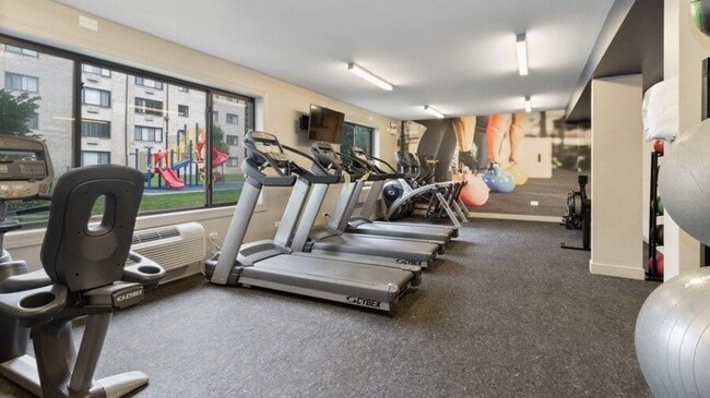 Building Photo - 4050 W 115th St