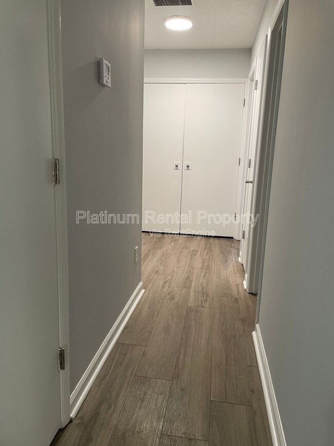 Building Photo - 1630 Creek Crossing SE