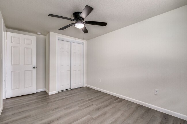 Building Photo - Elmwood Triplex