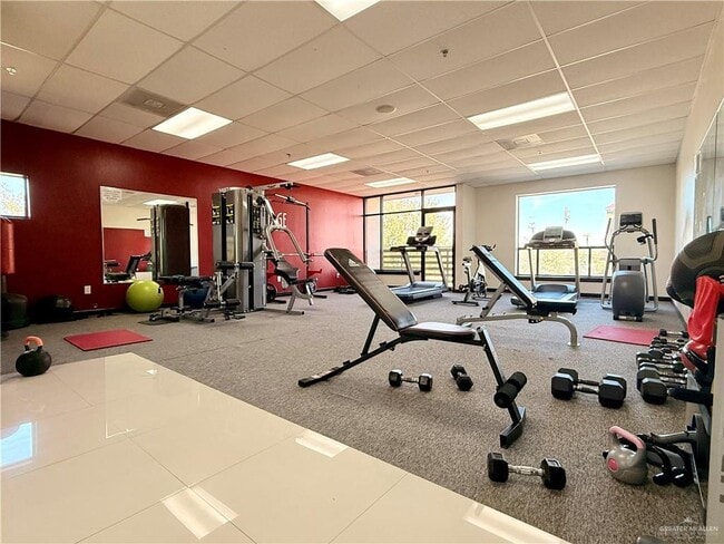 Building Photo - 38 Travis St