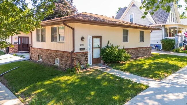 Primary Photo - 507 W Miller St