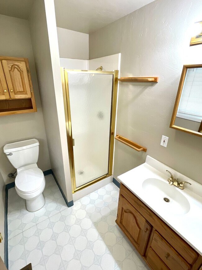 Building Photo - Three bedroom, Two bath House