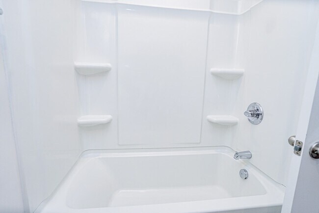 Building Photo - 231 Brooklane Ct