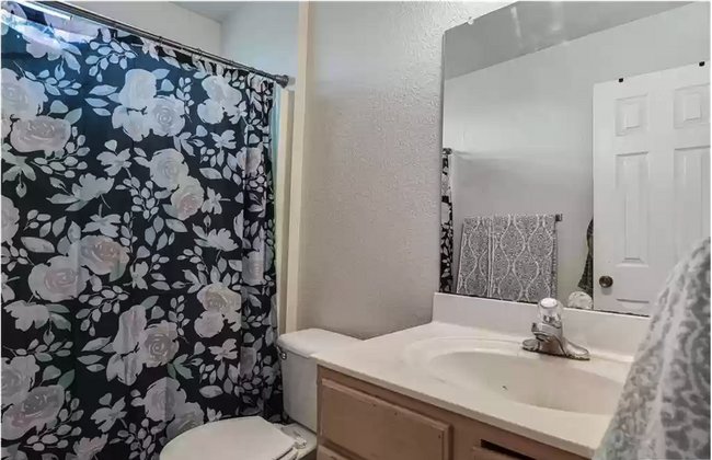 Bedroom 2 Bath - 876 Sagewood Trl