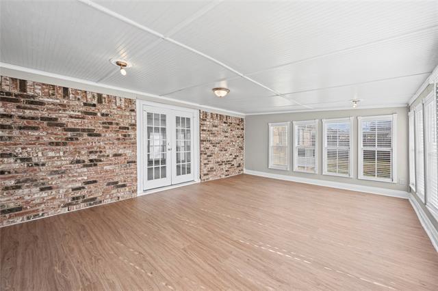 Building Photo - 565 Park Center Blvd