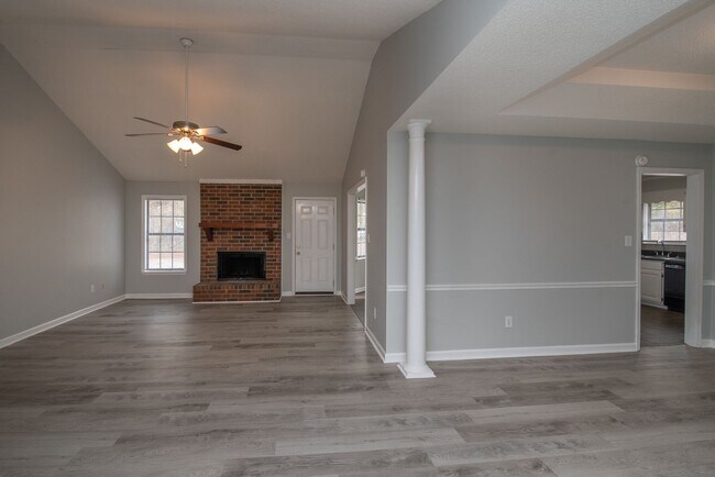 Building Photo - Updated 3 BR/2 BA - 10 Minutes From Gate 5 @ Ft. Gordon