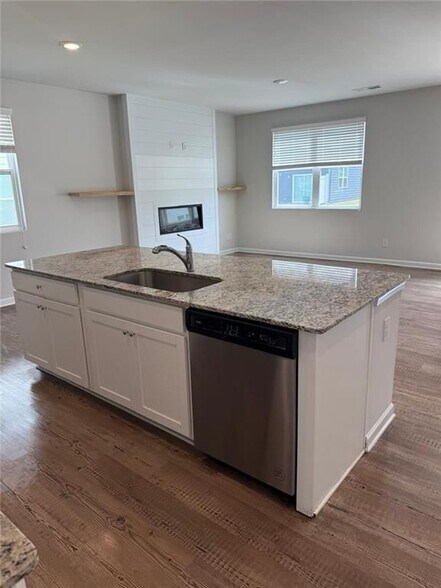 Building Photo - 5223 Canberra Dr