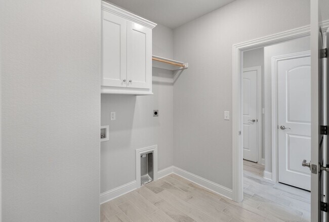 Building Photo - 500 Piper Ln