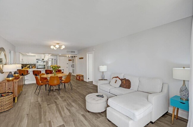 Building Photo - 600 Three Islands Boulevard