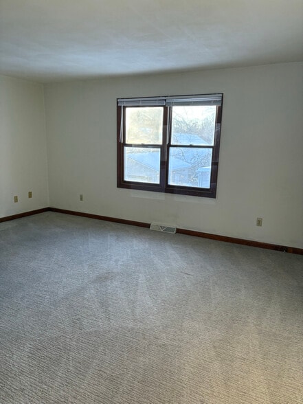 Building Photo - 1234 W Governor St