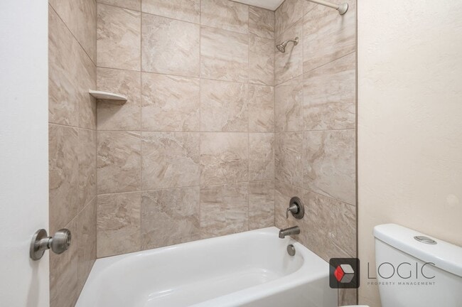 Building Photo - Beautiful Condo in Great Location!
