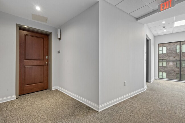 Building Photo - 115 Willow Ave