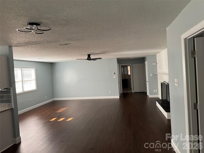 Building Photo - 4488 Giles Ave