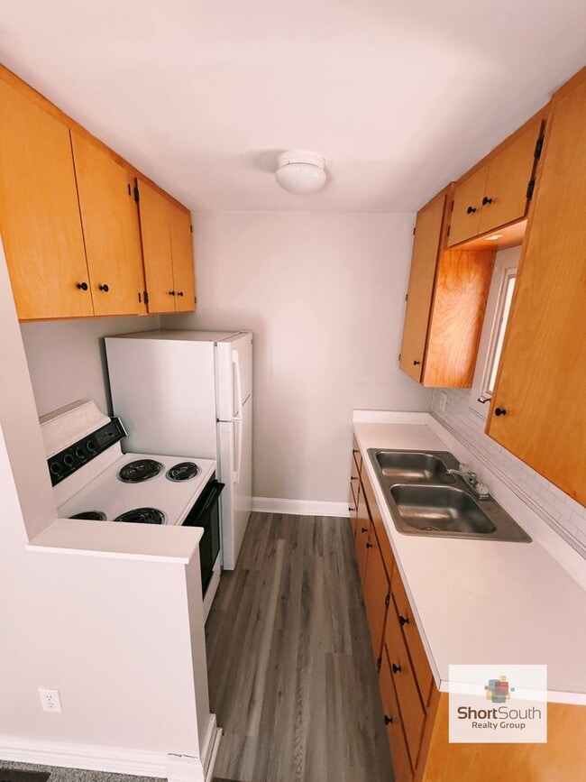 Building Photo - 409 W Michigan Ave