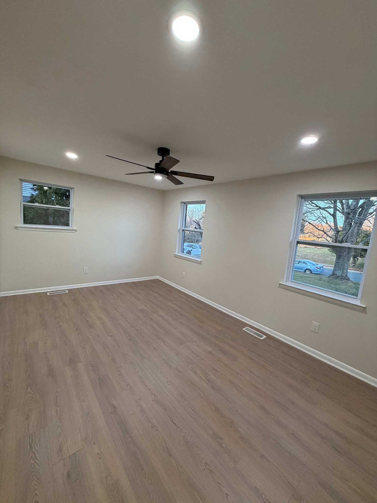 Building Photo - 10001 Paxton Rd