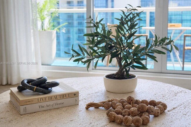 Building Photo - 2301 Collins Ave