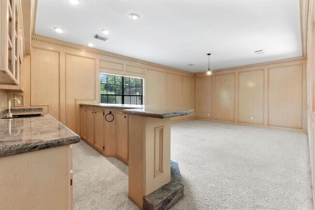 Building Photo - 6803 Walton Heath Dr