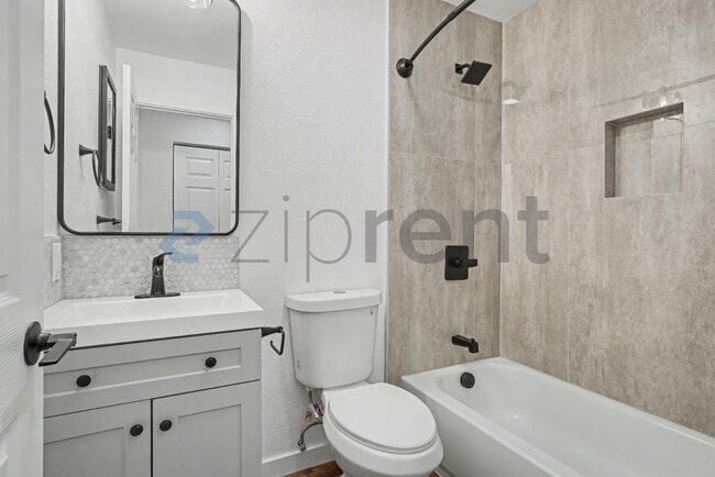 Building Photo - 2742 SE 138th Ave