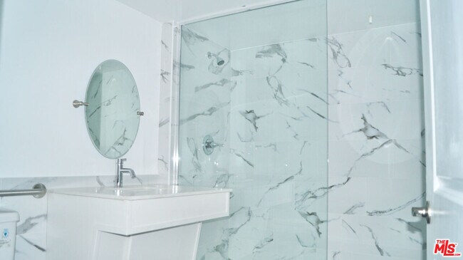 Building Photo - 1111 Echo Park Ave