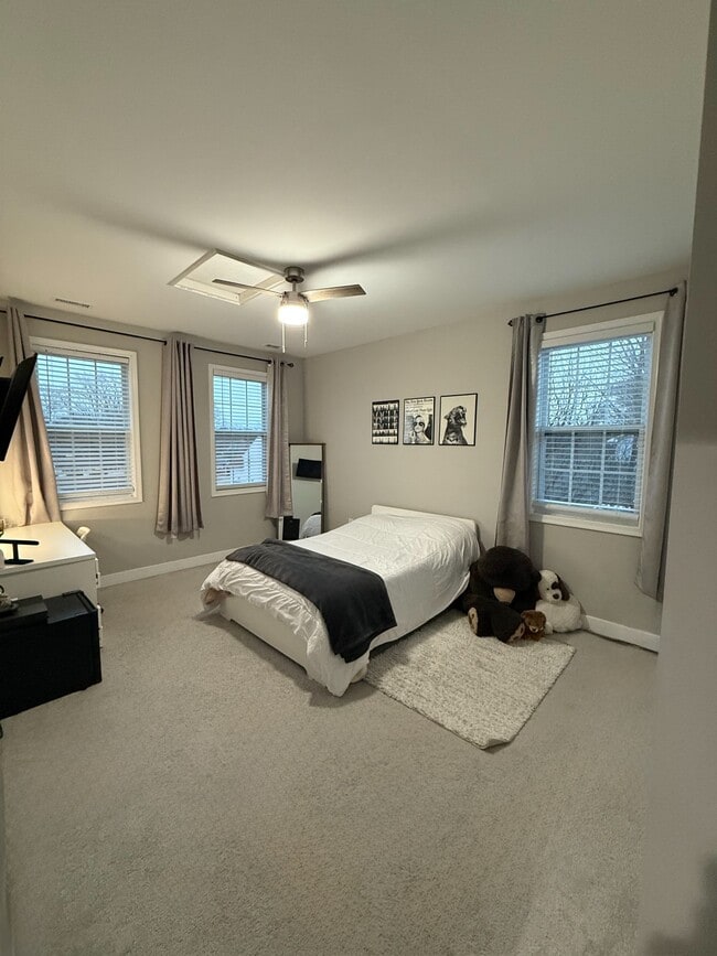 Building Photo - 5410 Ives Pl