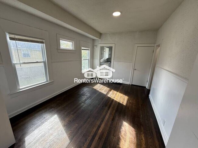 Building Photo - Updated 5 Bedroom/ 2.5 Bath Home In KCMO *READY NOW*