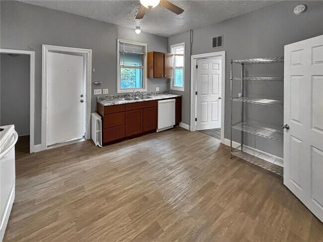 Building Photo - 417 Mt Ida St