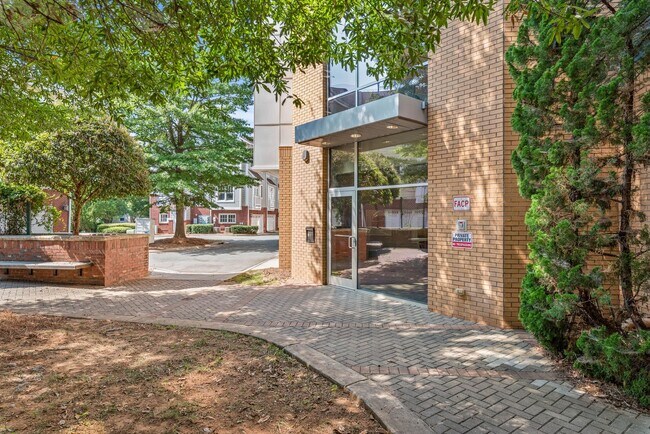 Building Photo - (Coming Soon) Move-in Ready 1 Bedroom Cond...
