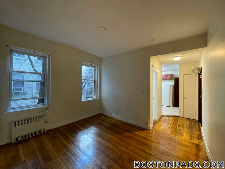 Building Photo - 103 Gordon St
