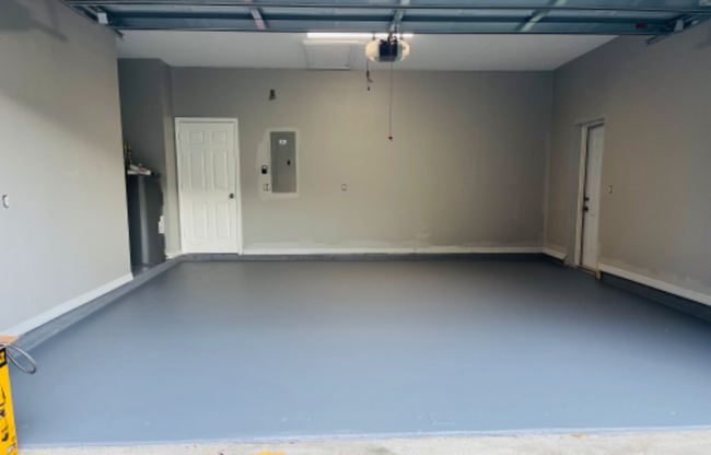 Building Photo - 6408 Sleepy Hollow Dr