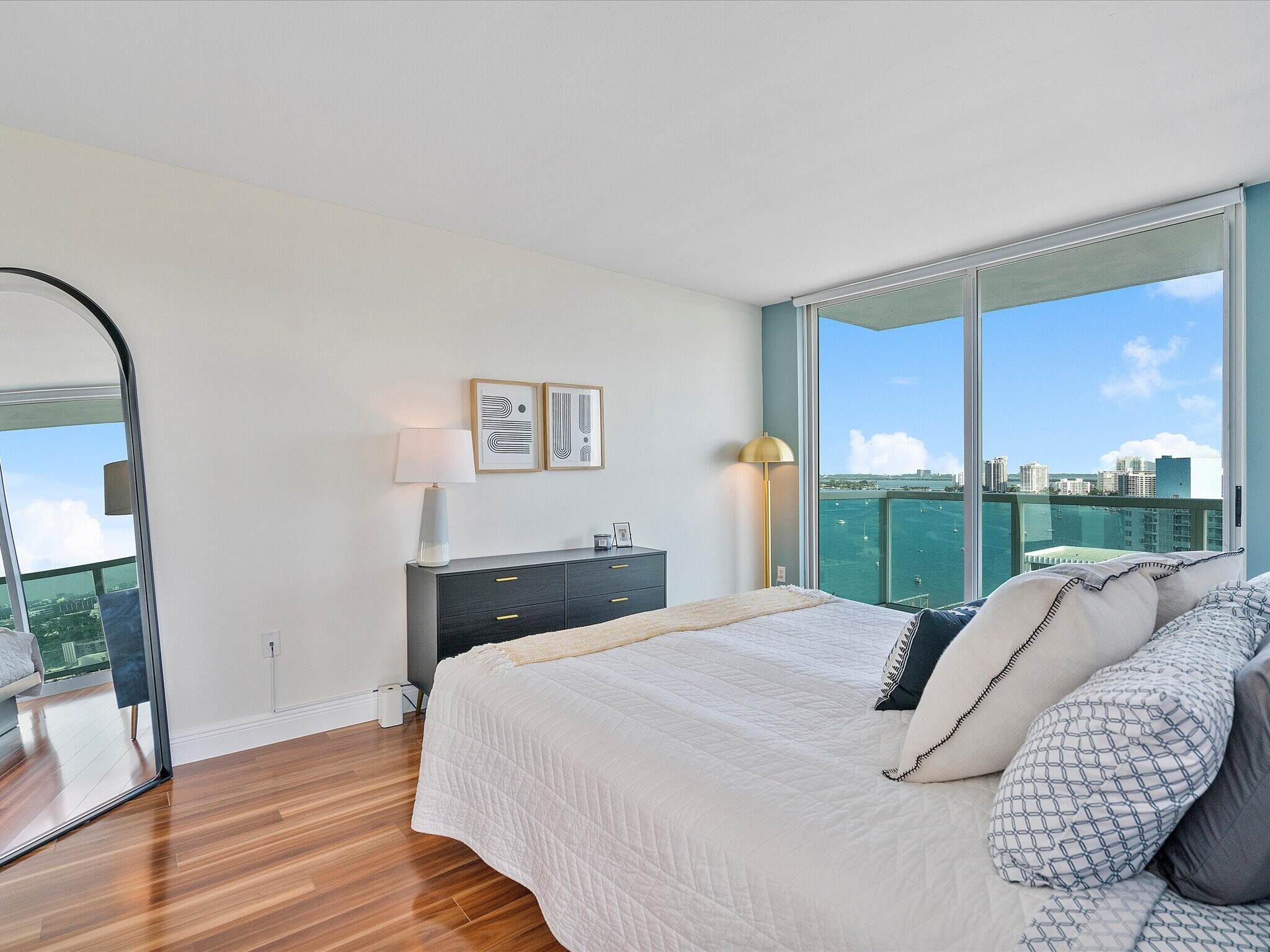 Building Photo - 650 West Ave