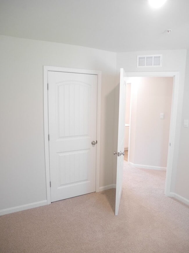 Building Photo - Live Modern in Salisbury – 3BR Townhome wi...