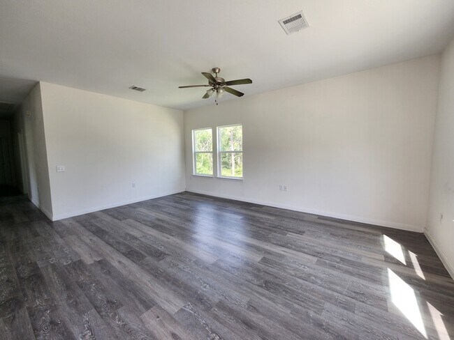 Building Photo - 3/2/2-AVAILABLE FOR LATE OCTOBER-NOVEMBER MOVE IN