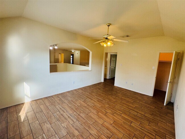 Building Photo - 931 Sierra Springs Ln