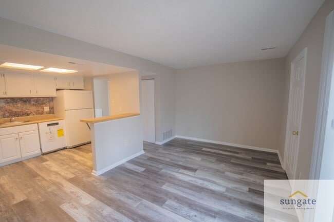 Building Photo - 6449 Union Ct