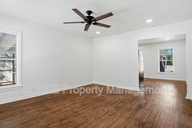 Building Photo - 410 McCarty St