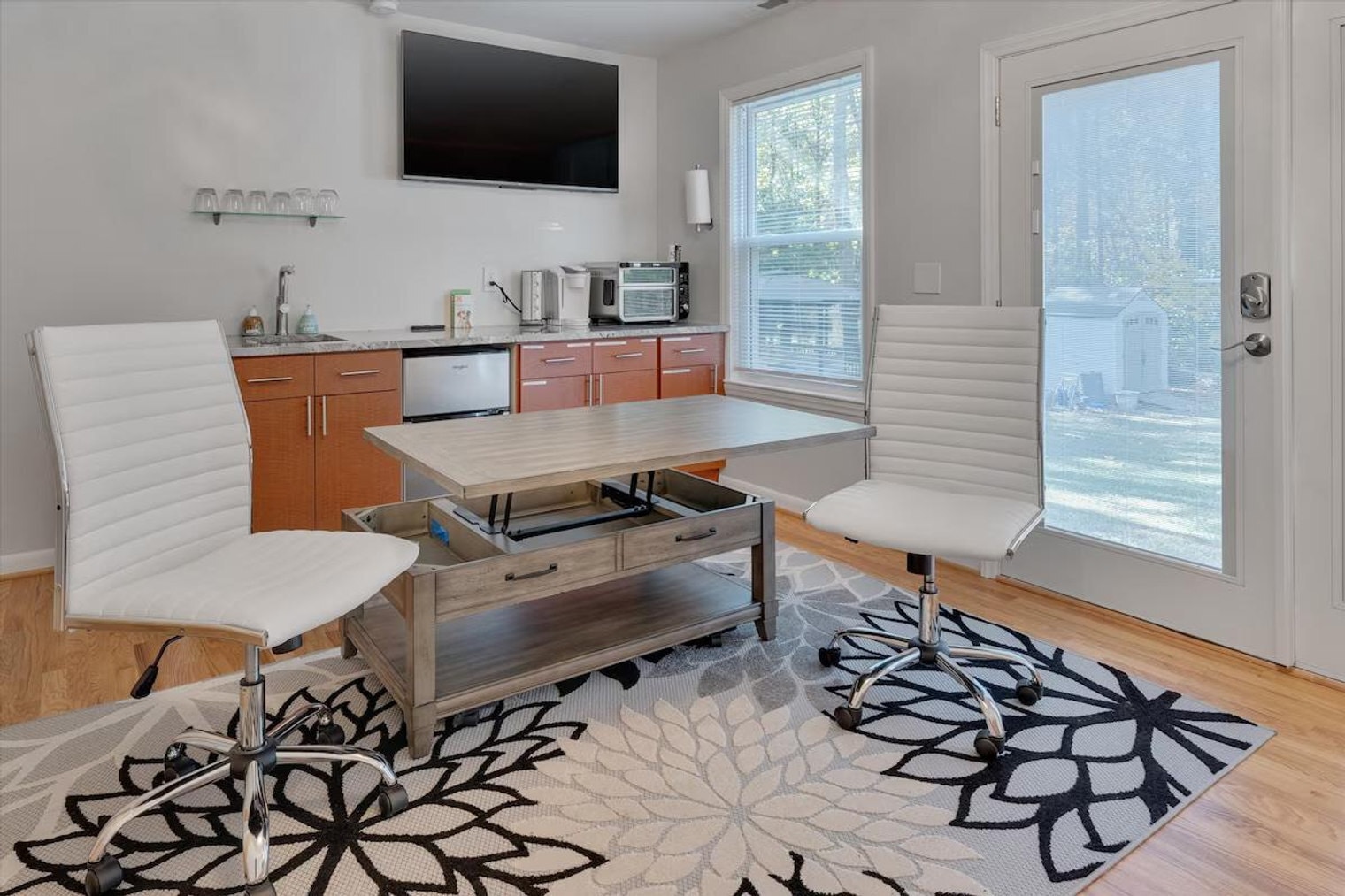 Building Photo - 824 Warren Ave