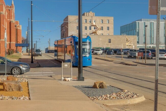 Building Photo - One bedroom loft in Midtown OKC!