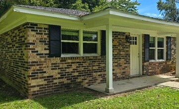 Building Photo - 4020 Southern Cross