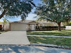 Building Photo - 245 Oak Run Ct