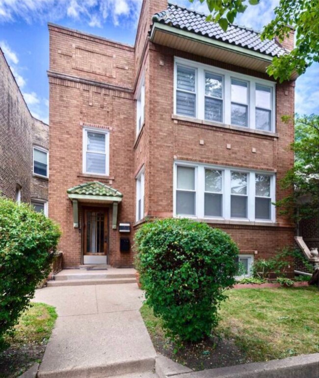 5028 N California Ave 5028 N California Ave Chicago IL 60625