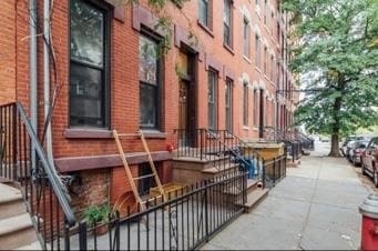 Building Photo - 208 7th St