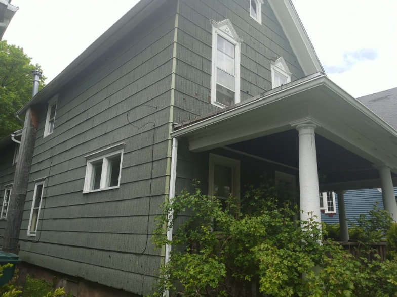 Primary Photo - 46 Champlain St