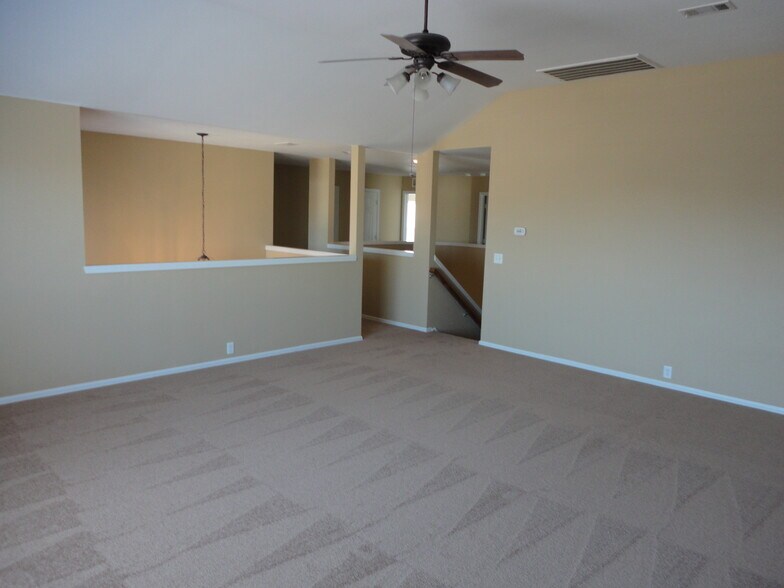 Building Photo - 2525 Carolina Dr