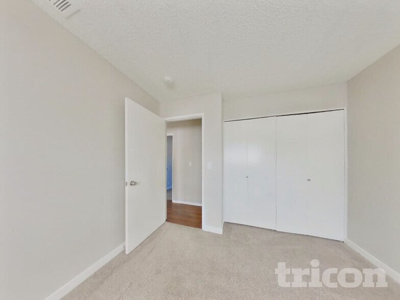 Building Photo - 1104 Waxwing Ln