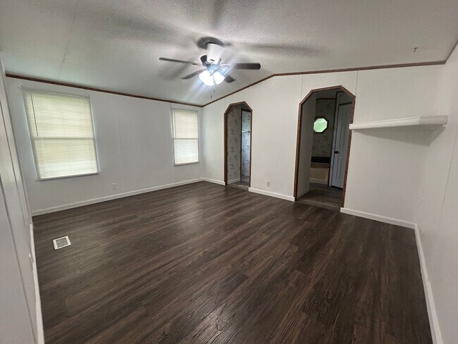 Building Photo - Charming 3 Bed, 2 Bath Home in Prairieville!