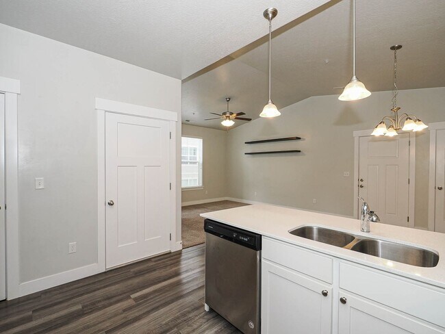 Building Photo - 14474 S Renner Ln
