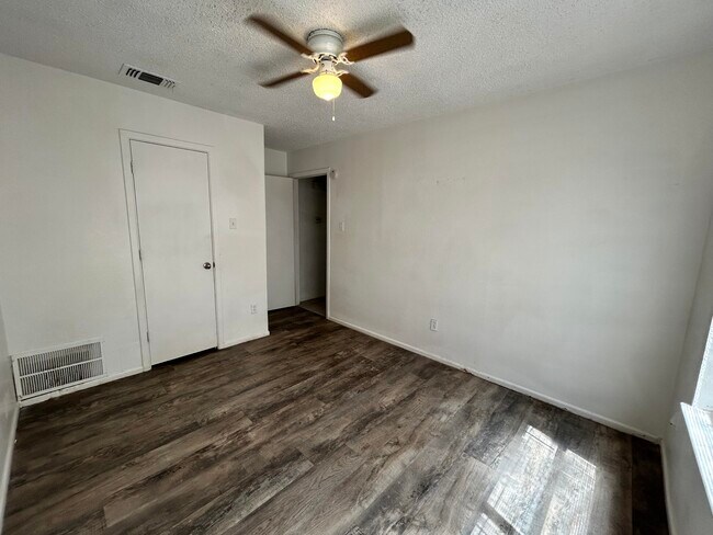 Building Photo - 1303 80th St
